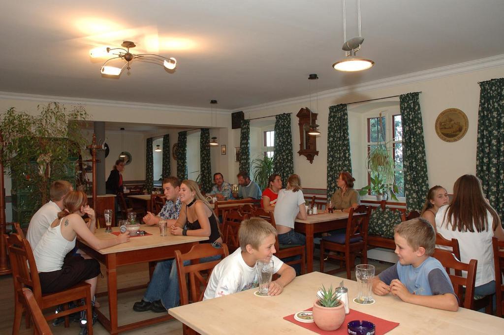 Hotel Zur Schonen Aussicht Feldkirchen-Westerham Buitenkant foto