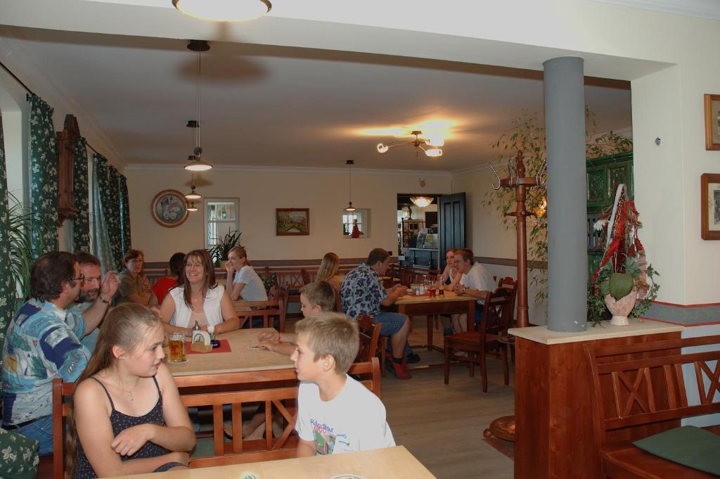 Hotel Zur Schonen Aussicht Feldkirchen-Westerham Buitenkant foto